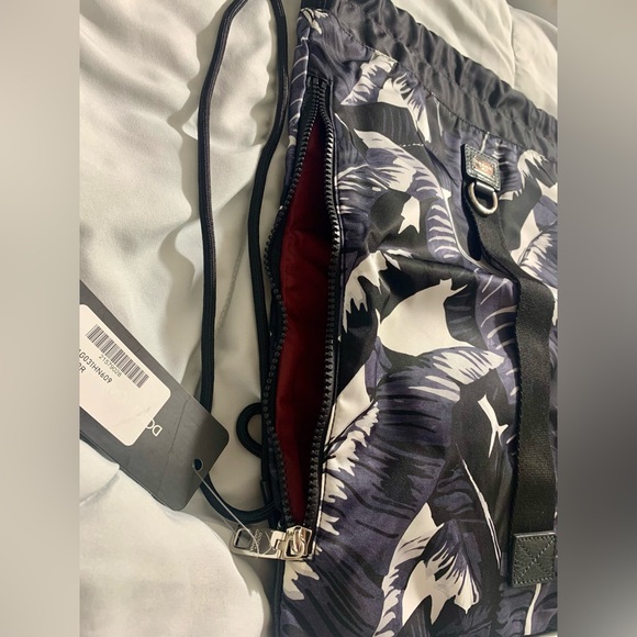 Dolce & Gabbana Leaf Print Drawstring Bag - Picture 4 of 8